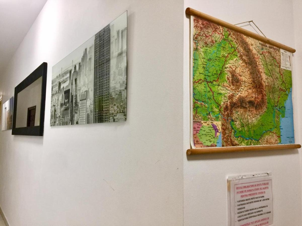 Downtown Hostel Brasov Bagian luar foto
