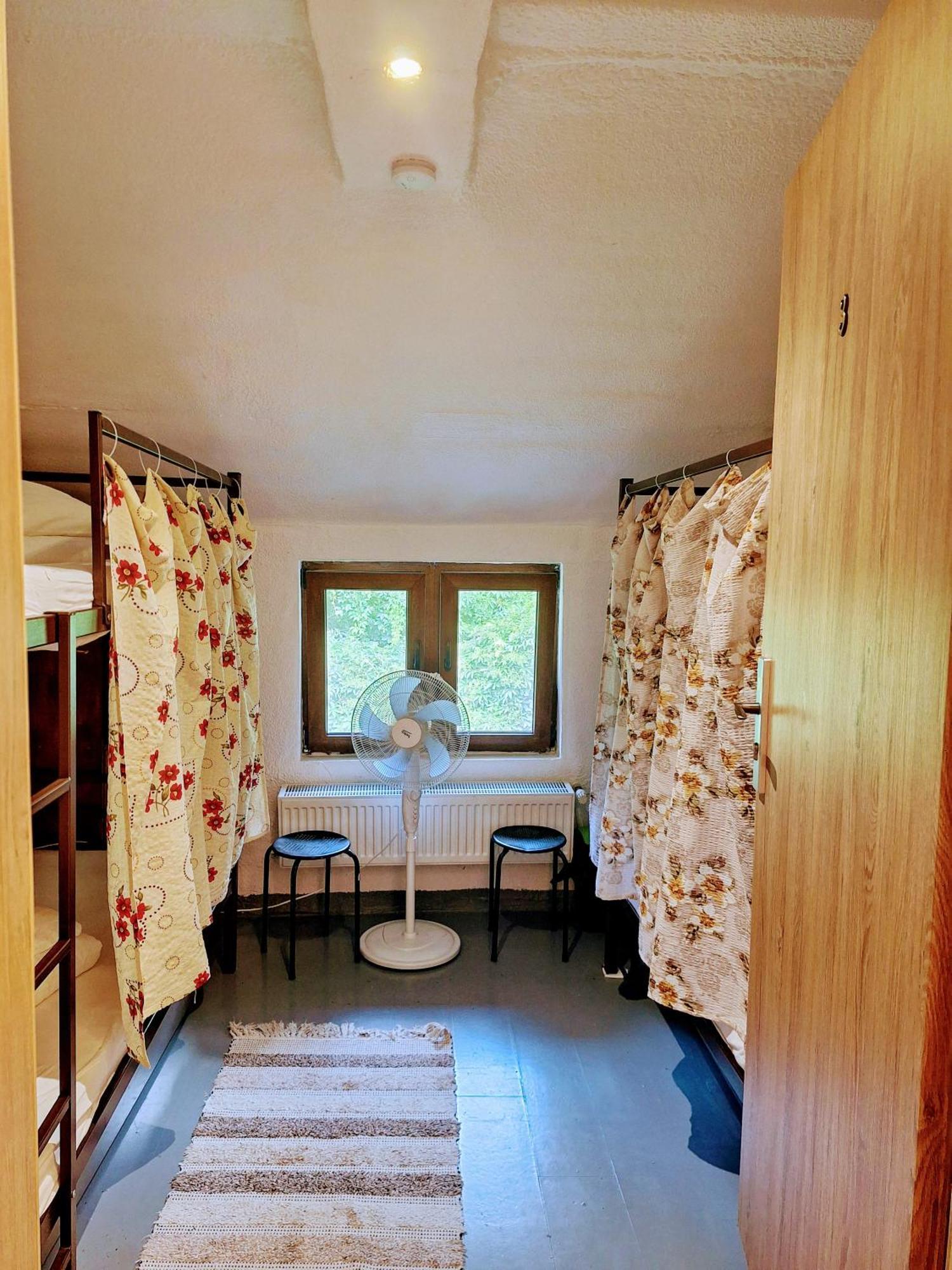 Downtown Hostel Brasov Bagian luar foto
