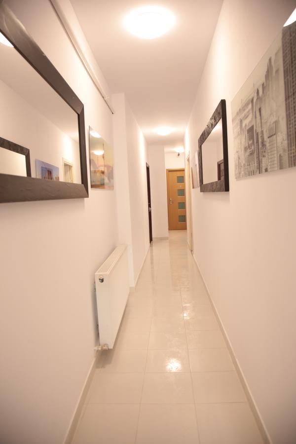 Downtown Hostel Brasov Bagian luar foto