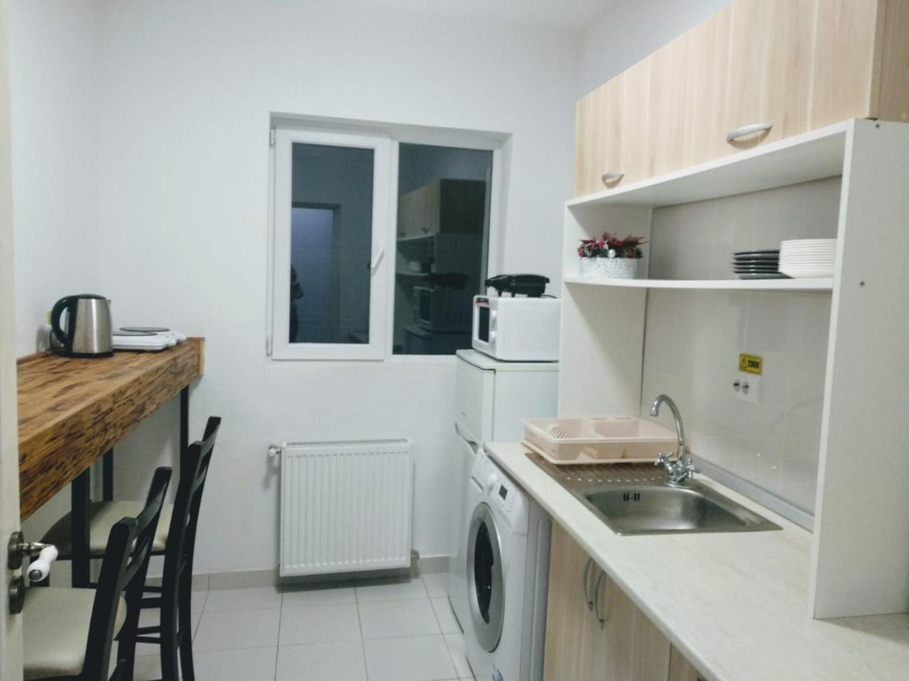 Downtown Hostel Brasov Bagian luar foto